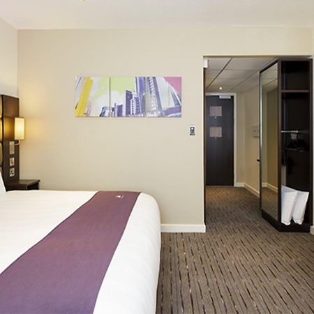Premier Inn Perth City Centre ภายนอก รูปภาพ
