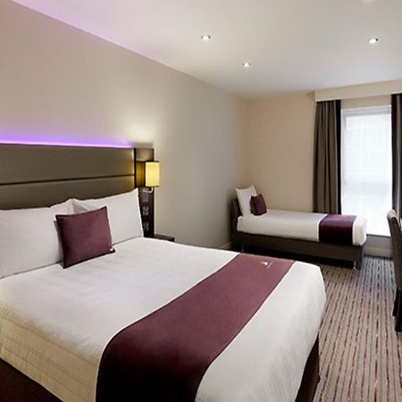 Premier Inn Perth City Centre ภายนอก รูปภาพ