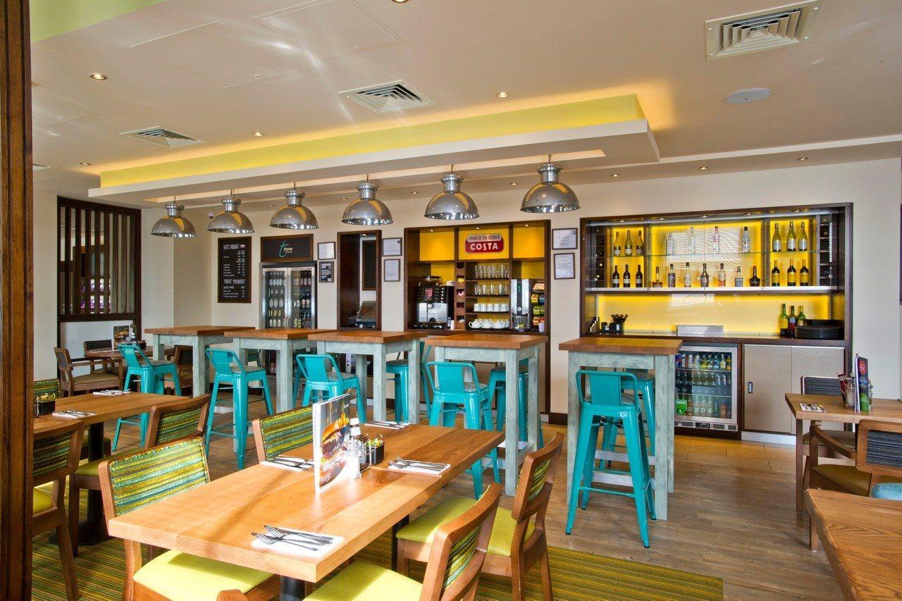 Premier Inn Perth City Centre ภายนอก รูปภาพ