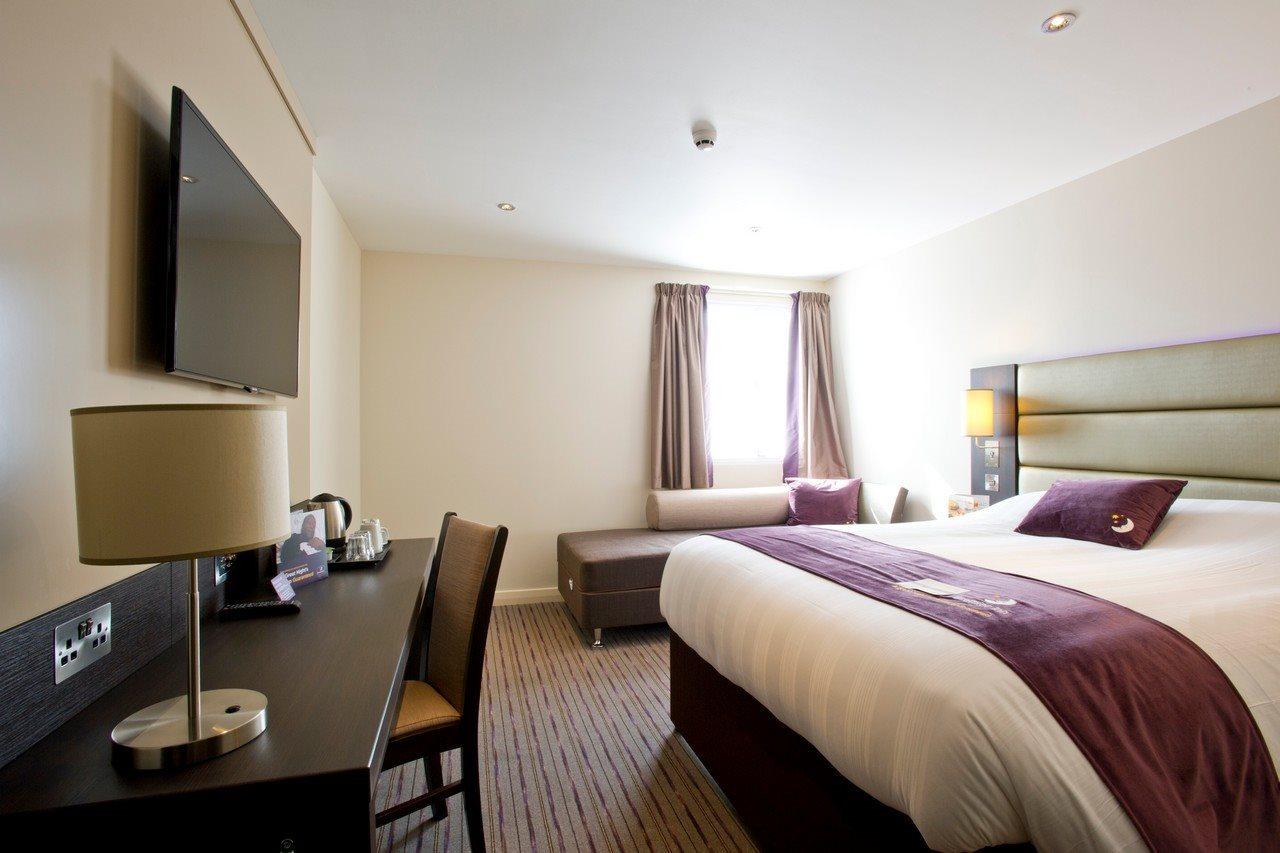 Premier Inn Perth City Centre ภายนอก รูปภาพ