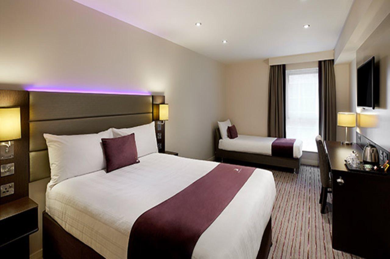 Premier Inn Perth City Centre ภายนอก รูปภาพ