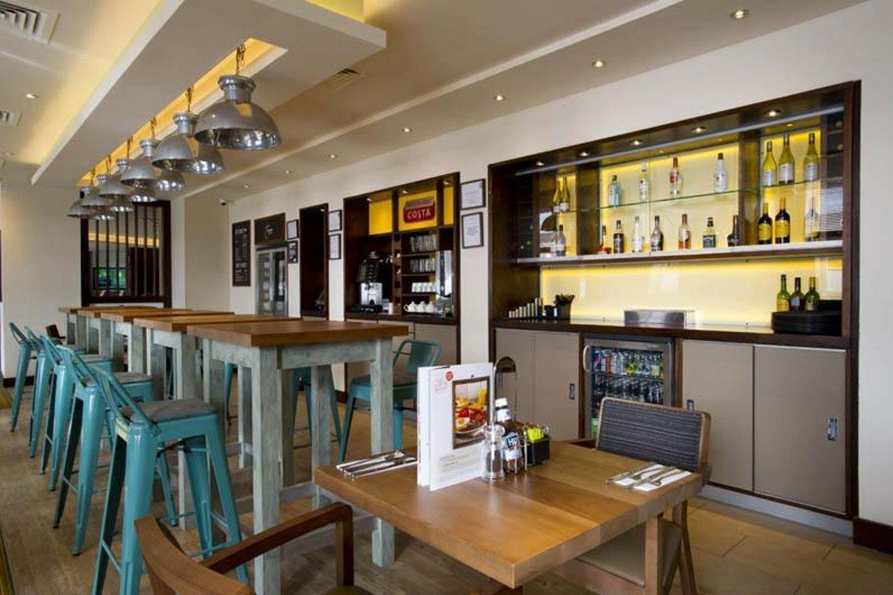 Premier Inn Perth City Centre ภายนอก รูปภาพ